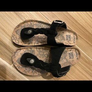 Muk Luks Black Suede Sandals - Size 7